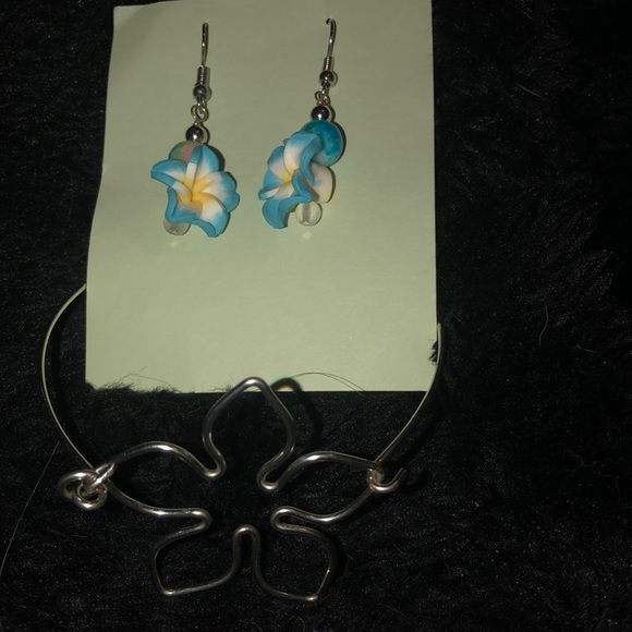 Earring and Bracelet set - Picture 1 of 1